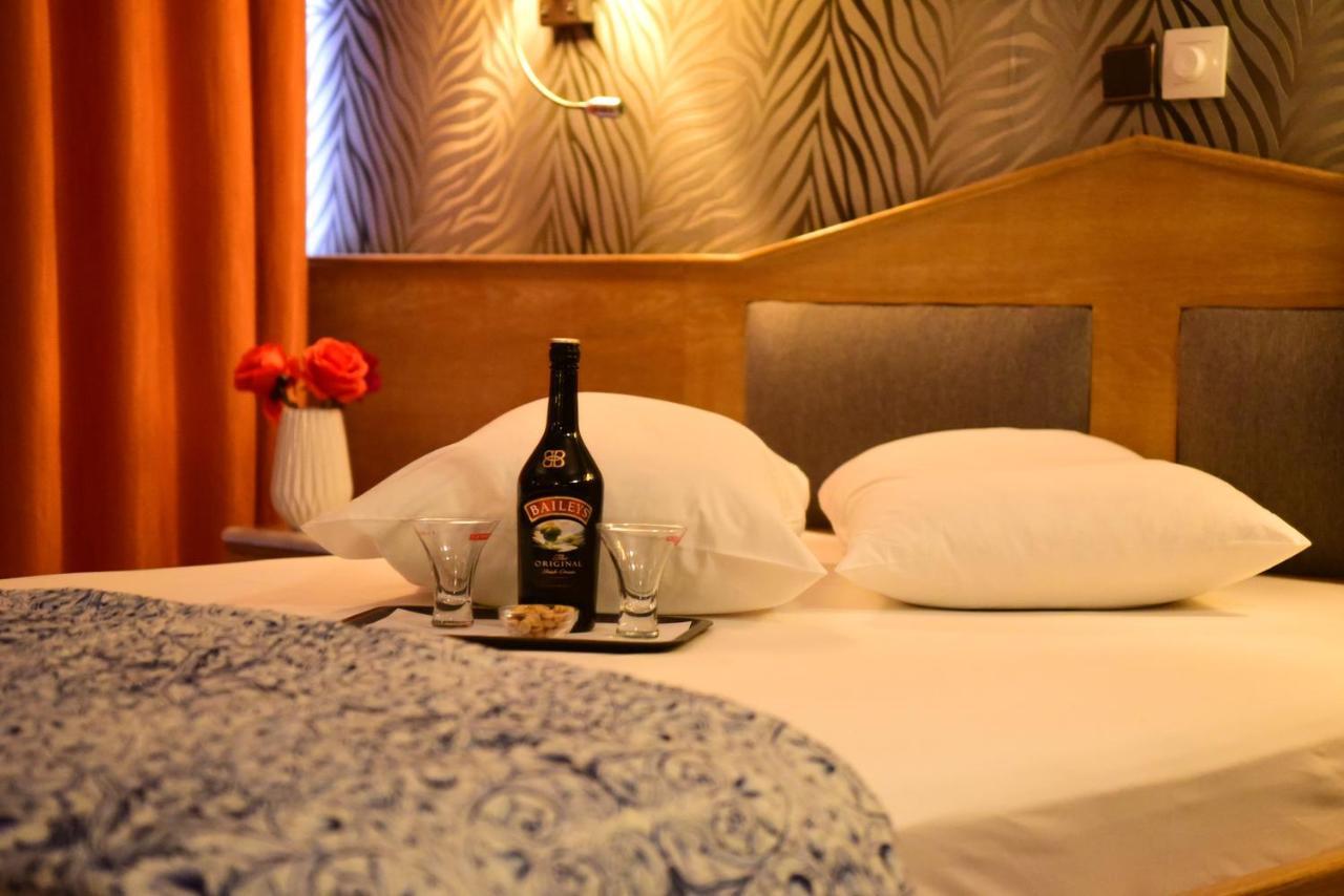 Eva Hotel Le Pirée Extérieur photo