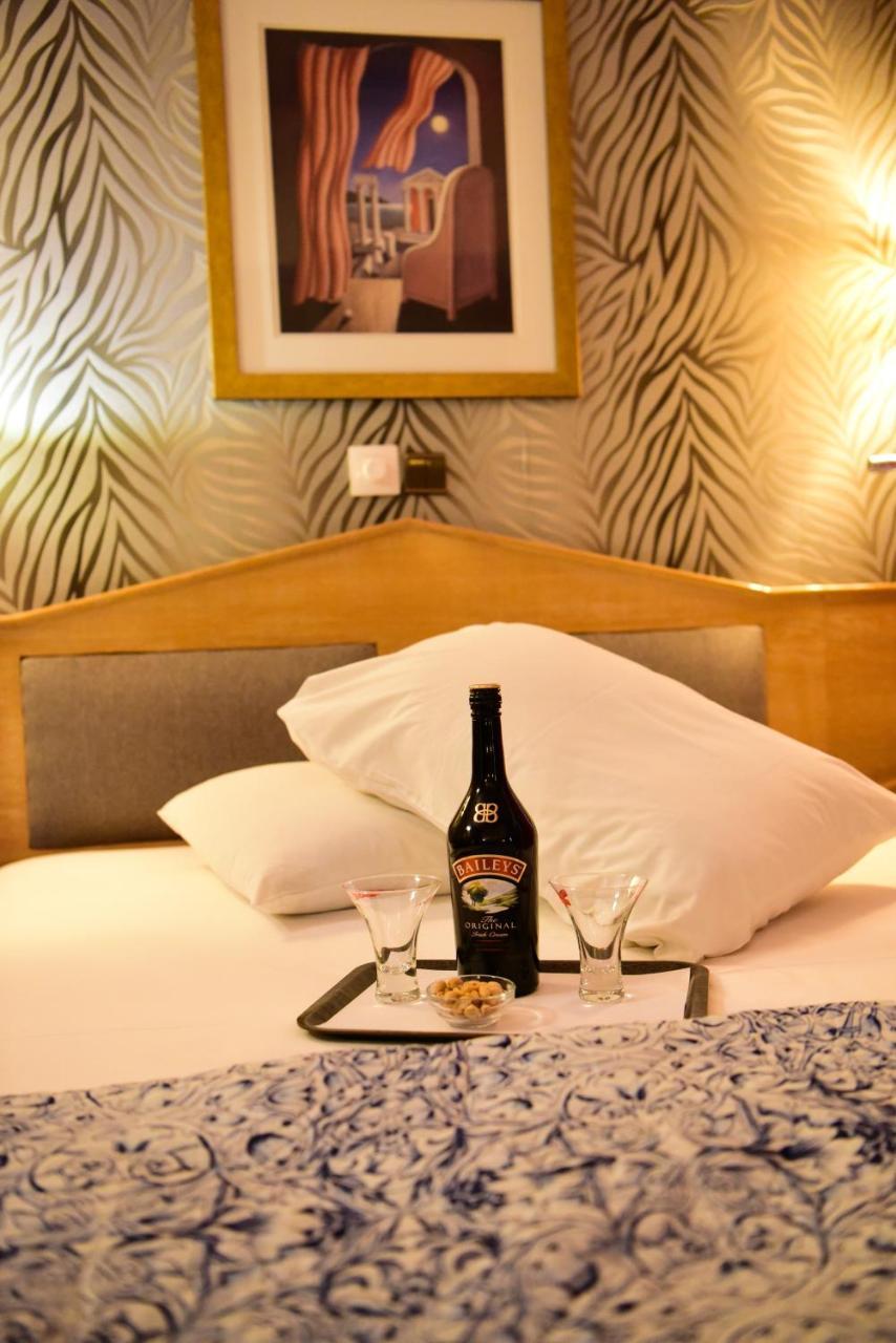 Eva Hotel Le Pirée Extérieur photo