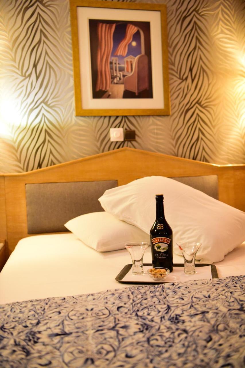 Eva Hotel Le Pirée Extérieur photo